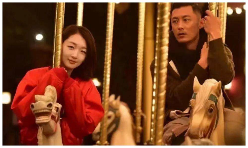 除此之外,余文乐参加了《我们相爱吧2》,与周冬雨在节目上亲密互动