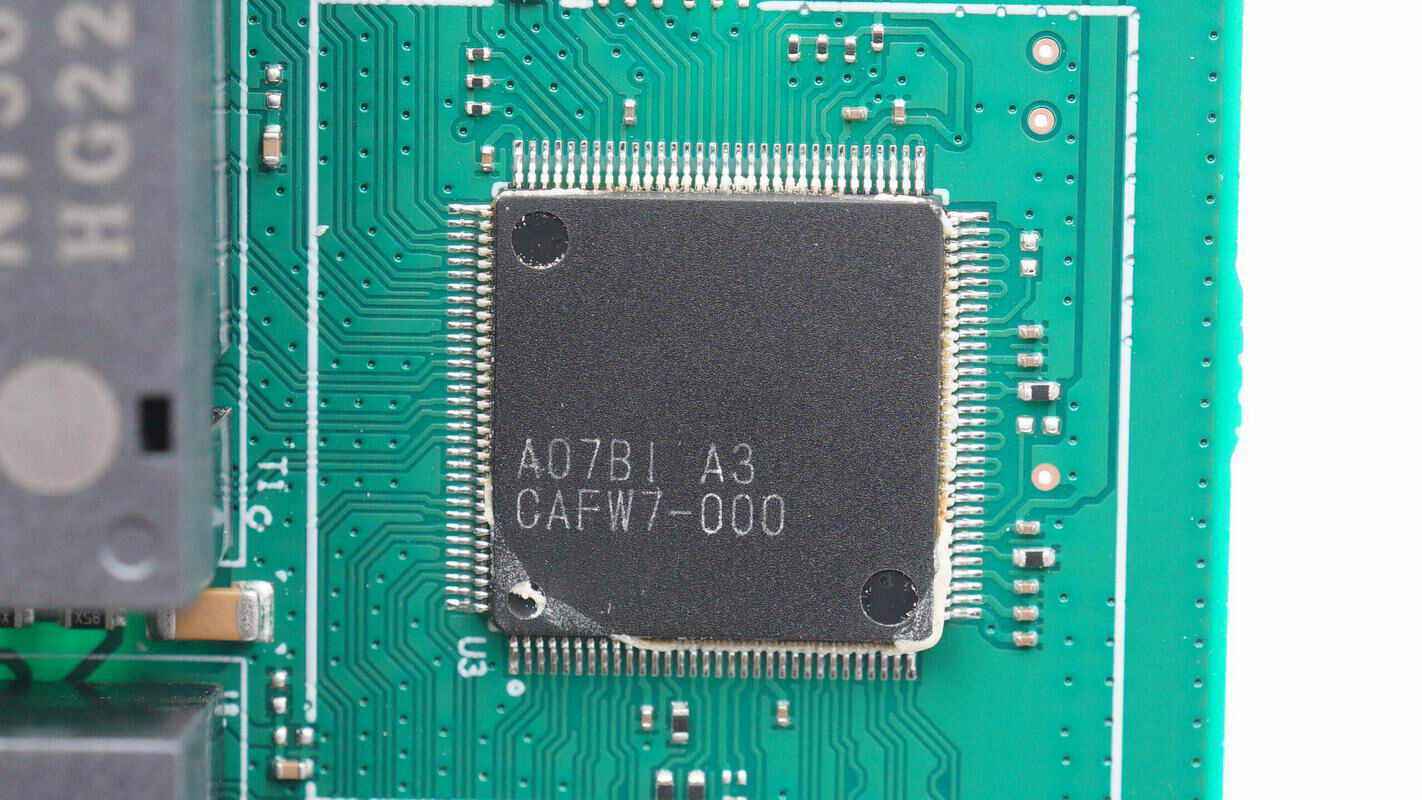 交换芯片丝印a07bi a3 cafw7-000,采用qfp封装.