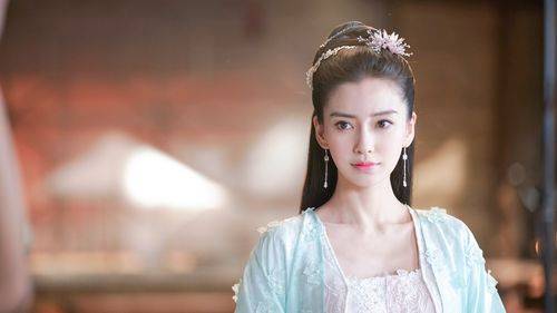 孙艺洲回踩杨颖,过往曾遭其封杀,验证了baby复出无望_黄晓明_陈意涵