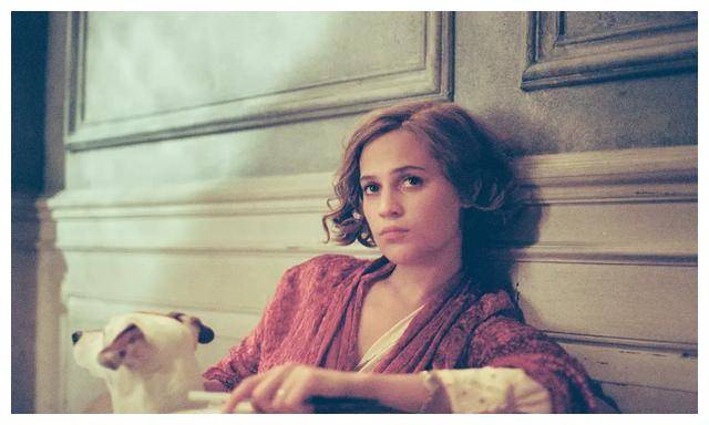 《丹麦女孩》:细节展现女性觉醒,社会意识唤醒_艾纳_格尔达_影片