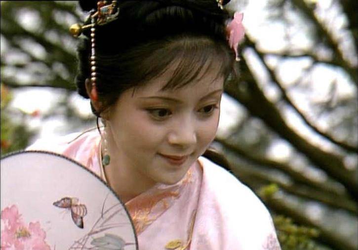 他扒开了林黛玉和薛宝钗的墓,报了家仇,但你会原谅他么?