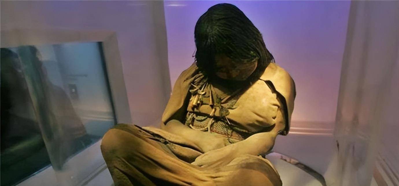 6700米山顶惊现"少女"干尸,历经500年面容清晰,为何没腐烂?