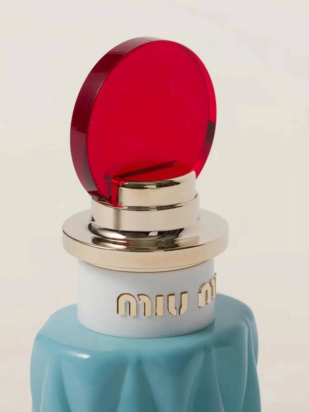 欧莱雅拿下miu miu美妆授权_prada_香水_品牌