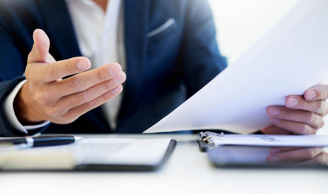 2019年落网富婆朱丽丽:一顿饭上百万,8年骗取14亿