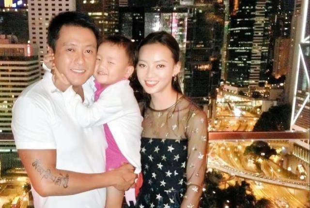 滕丽名再嫁豪门,甜蜜生子_滕黎明_生活_感情