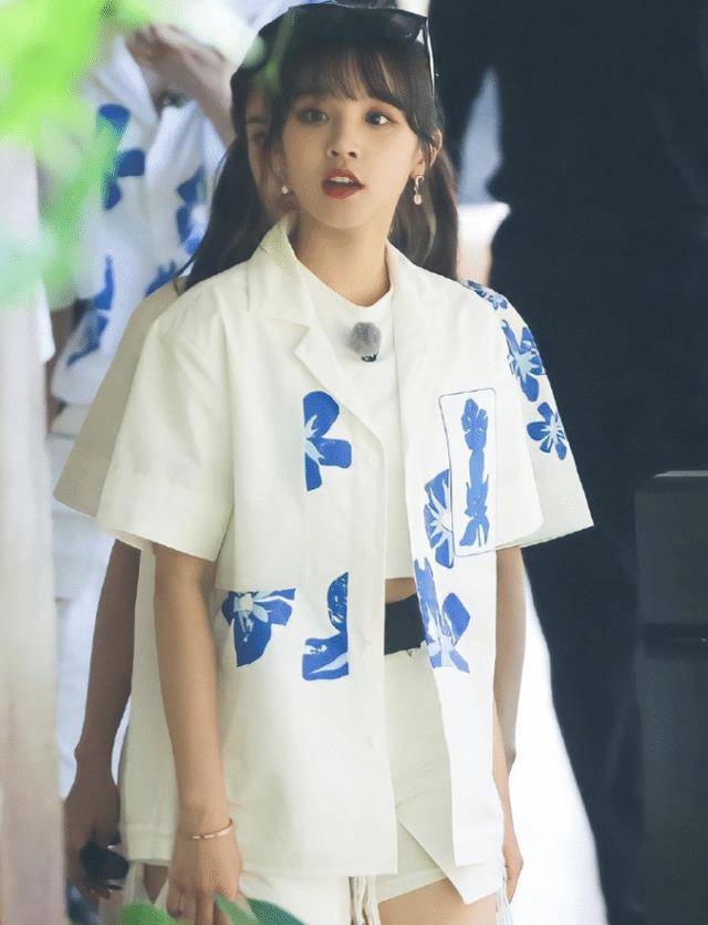 当宋雨琦穿上后:露出白布太抢镜_因为_身材_经典