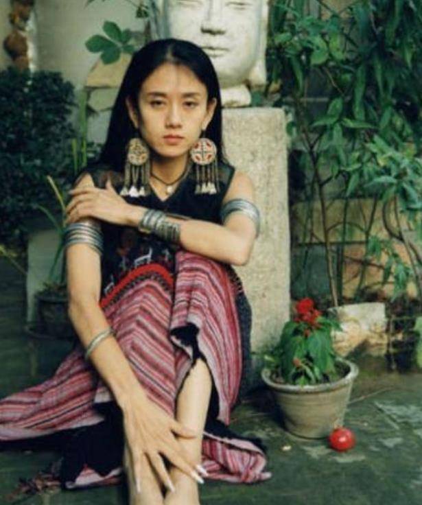 的时候根本看不出来明星们的实际年龄,如果我问你杨丽萍的年龄是多少