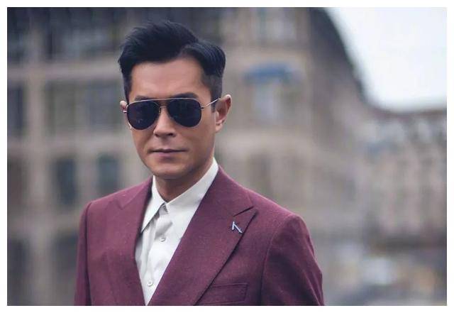 古天乐不仅演技精湛,而且以其幽默风趣的性格深受观众喜爱