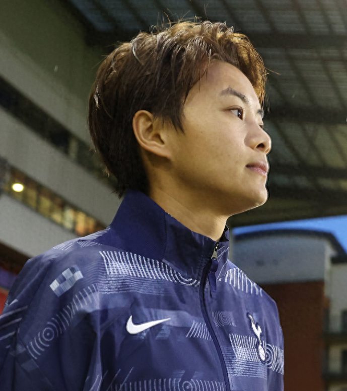 1-2,王霜绝境爆发,化解对手威胁传球,热刺守门员当场尴尬了_防守_比赛