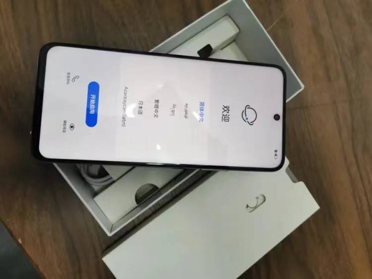 荣耀:6000mah大电池 850nit 轻薄机身,256gb仅1049元_play_手机_用户