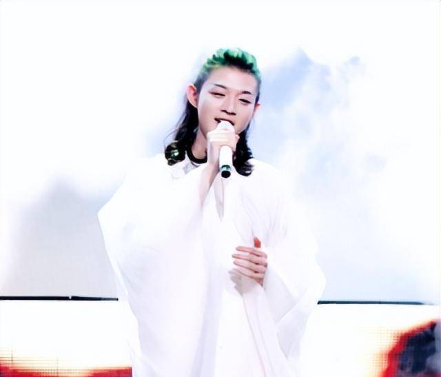 霍尊,一场情感纠纷毁掉了所有事业,他怎么能走到今天?_音乐_声音_乐器