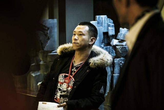 颜正国:12岁爆红,17岁入狱,戴手铐出席父亲葬礼,如今浪子回头_严正