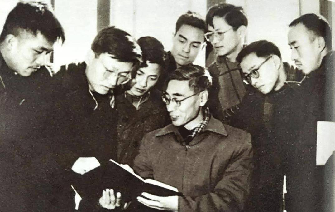 钱学森曾表示此人能抵十个师,回国前烧掉所有手稿,不便宜美国!