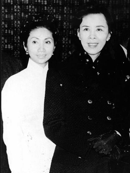 女班时代的第一小生任剑辉:帅过男人,风采不输"宝冢"天海佑希_演出