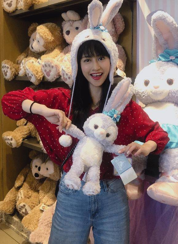 靠《爱情公寓5》走红,颜值完胜诸葛大力,32岁成人间