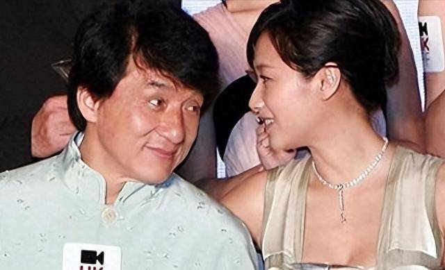 与黑人在海中嬉戏,跟吴奇隆传绯闻,马苏比徐静蕾更敢玩!