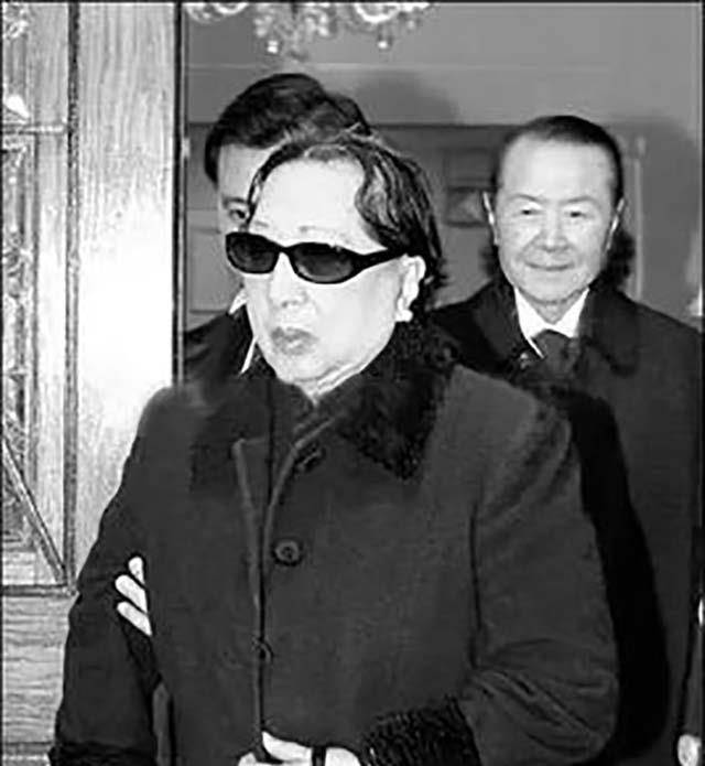 动用两架飞机运嫁妆,等来却是凤凰男的背叛_孔令仪_孔祥熙_陈纪