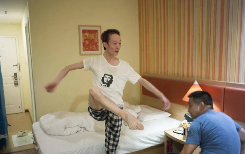 郭冷:拜杨丽萍为师,生活却不会自理,年入百万仍然单身_舞蹈_芭蕾舞