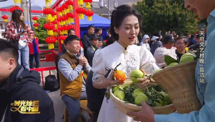 万维公关出品-一方烟火,万象山河,村光灿烂,看幸福中