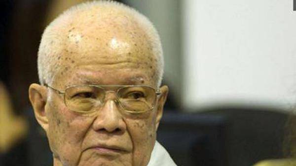 乔森潘走上不归路,害人害己,被审判前夕却想到去当大学教师_西哈努克