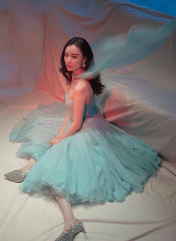 倪妮漂亮到让人不敢直视,女神身材好,气质更让人心动_感觉_长相_款式