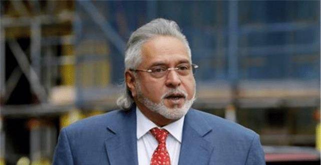 印度大亨现实演绎浮夸任性,力排众议楼顶仿建白宫,谁成想破产了_维杰