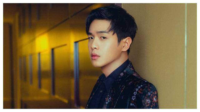 张若昀:与父对簿公堂,因1.4亿与后妈纠纷,引热议_家庭_成长_事业