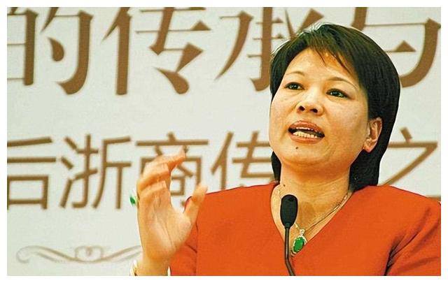 狂赚800亿,败光身家,欠下巨额外债,骆玉珠原型《鸡毛飞上天》_饰品