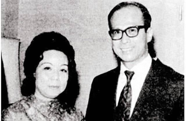 一代大师去世,他一句"你亡妻死得惨",就收了李嘉