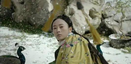 如懿传:难怪高晞月临死前要扔乾隆的"坐垫",你看里头放了啥?