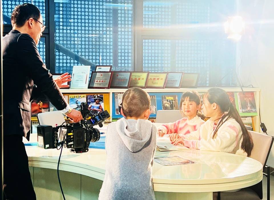 中国首部民法典题材少年普法栏目剧《少年学民法》上海开机_作品_法律