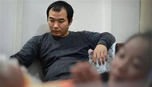 三胎孕妇怀连体婴,手术费不足仍坚持生:孩子生下来