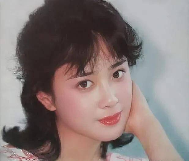 "妖精"傅艺伟的毁灭史:人生真的没有从头再来的机会啊_因为_表演_什么