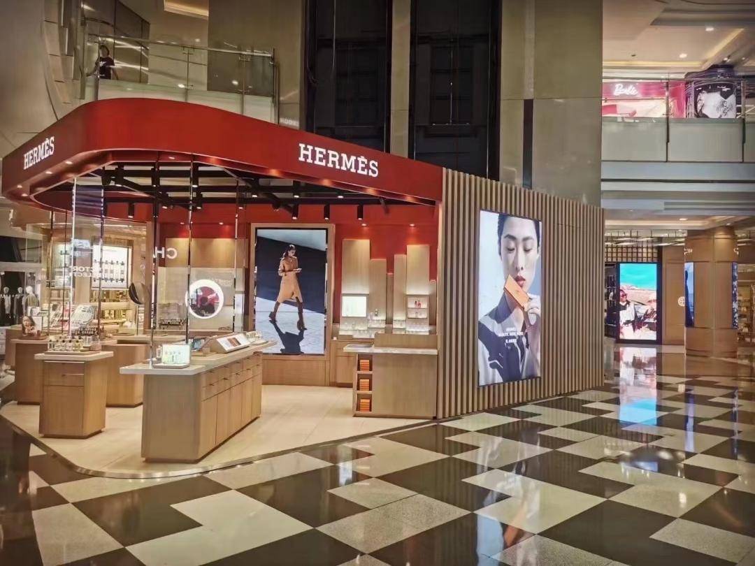 爱马仕在财报中表示,2024年品牌将在无锡和深圳万象城等地进行店铺的