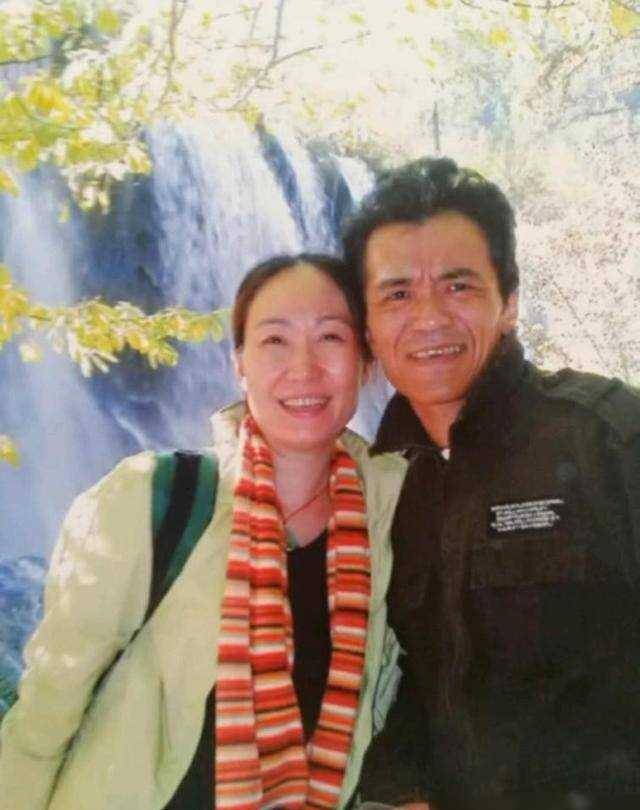 "弃医从艺"的5位广东艺人,郑达人气最高,西洋蔡最搞笑_艺术_医学_表演