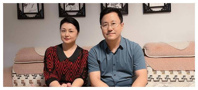 他为人正直,憨厚,但为了儿子谢永强的前途,他对儿子的婚姻条件和对象