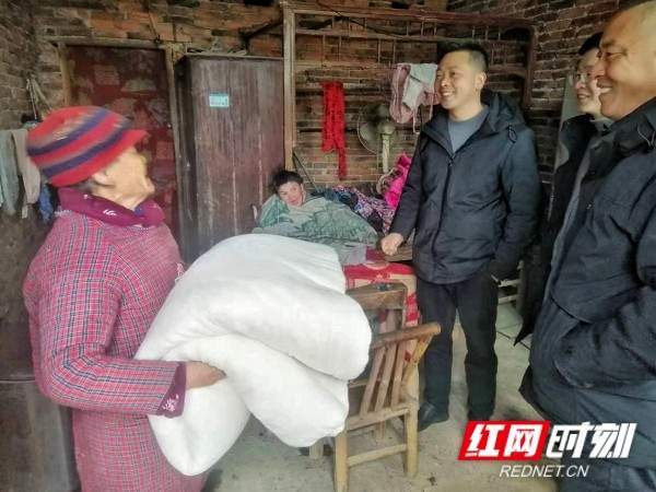 新邵县陈家坊镇:多举措应对当前低温雨雪冰冻天气_生活_防范_保障