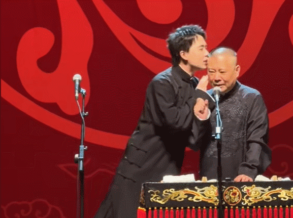 郭德纲认真传艺,郭麒麟接班"传家宝",继母王惠默许!_成长_环境_家庭