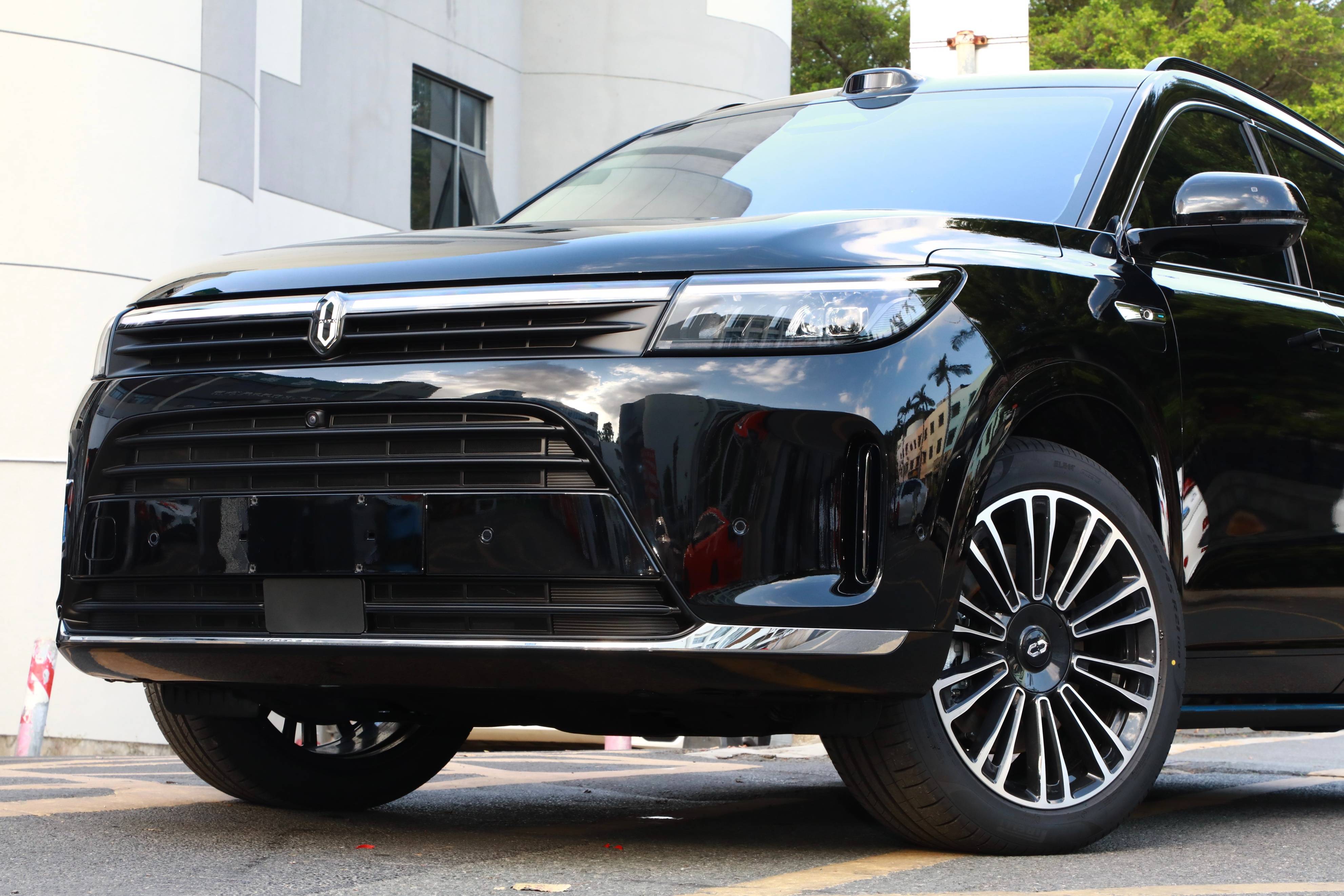 提车即到店,问界m7装贴face guard隐形车衣!