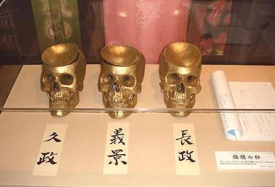 "我要把你的头盖骨敲下来当碗使":古人真的用骷髅头饮酒吗?