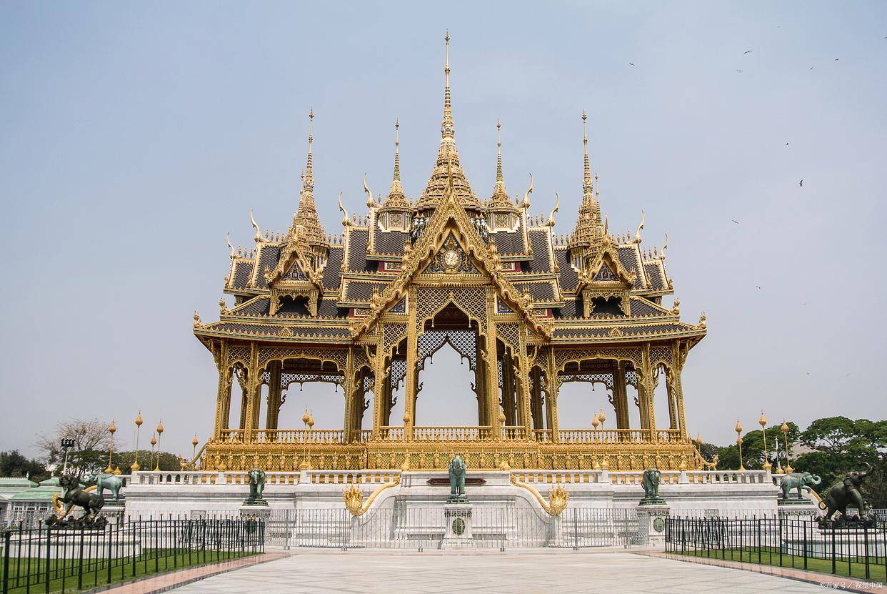 庙―唐人街第一天:飞机到泰国-阿牛安排专车接机―入住曼谷五星泳池