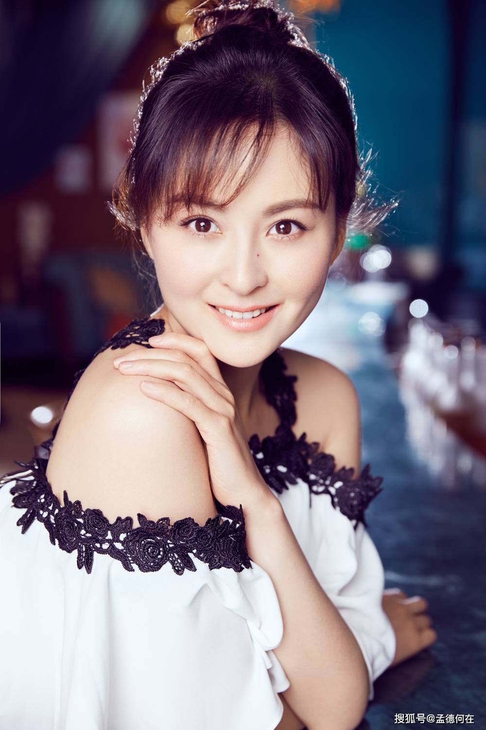 人间尤物戴娇倩,饱满身材叫人迷醉!_才华_气质_艺术品