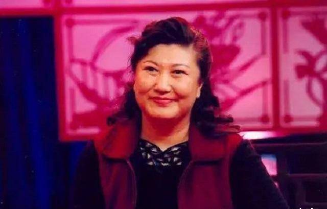 到了城市后,张艳茹早上起早去菜市场买菜,其他时间去到餐馆打工.