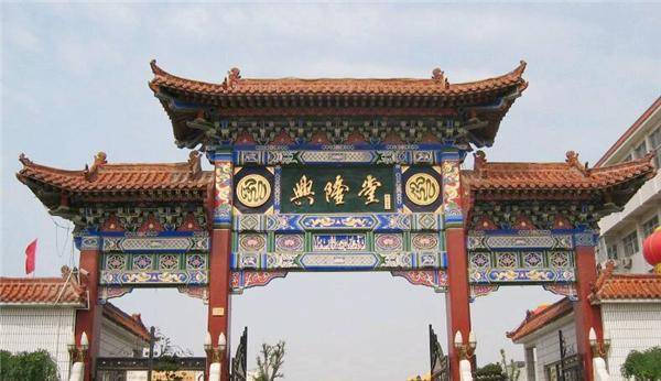 因iphone12大火的王守义十三香,60岁白手起家,靠8分钱毛利年入3亿