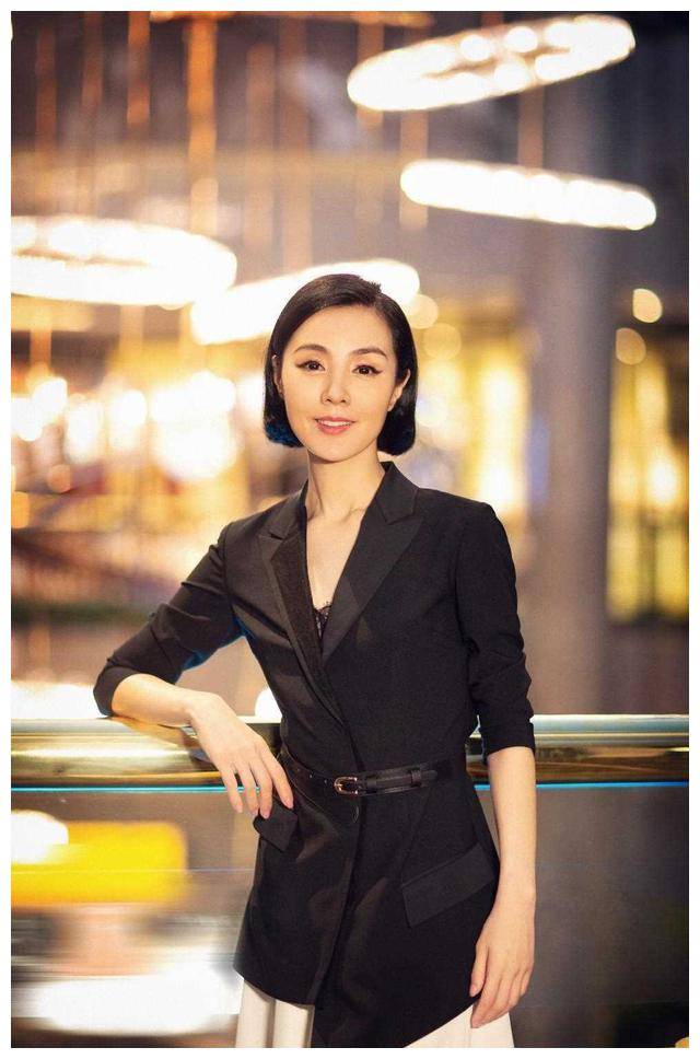 戏外守身50年,赤裸上阵不再,谁是这位没对下面的50岁女演员?_姜宏波_