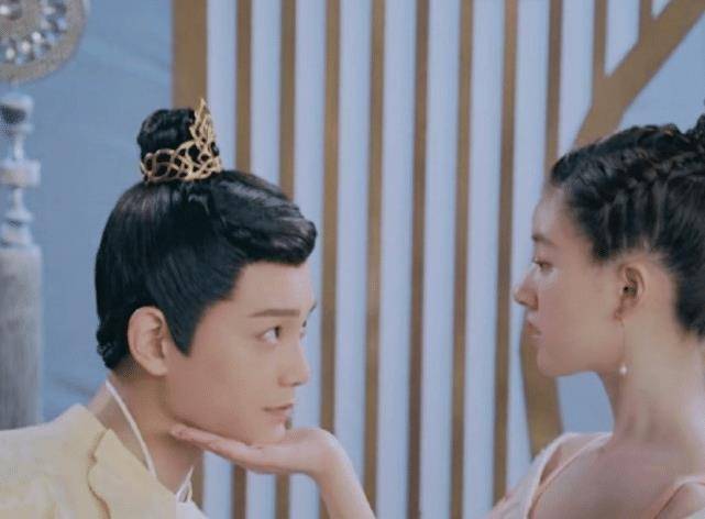 思的人气真的是非常高,跟郑业成主演完《三千鸦杀》之后,她跟丁禹兮