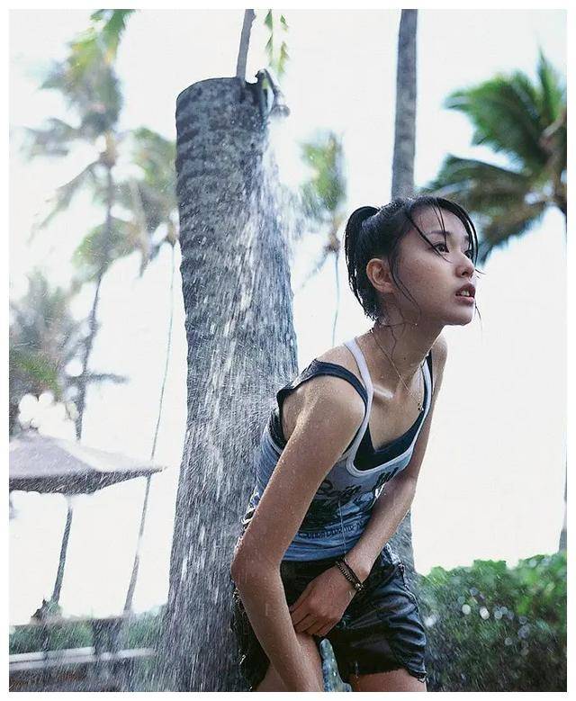 户田惠梨香:魅力女神,身材颜值惊艳,写真表现引人瞩目!