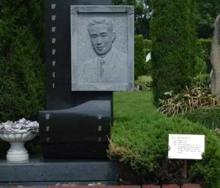 秦怡的老公金焰当年是多么的帅_上海_电影_表演