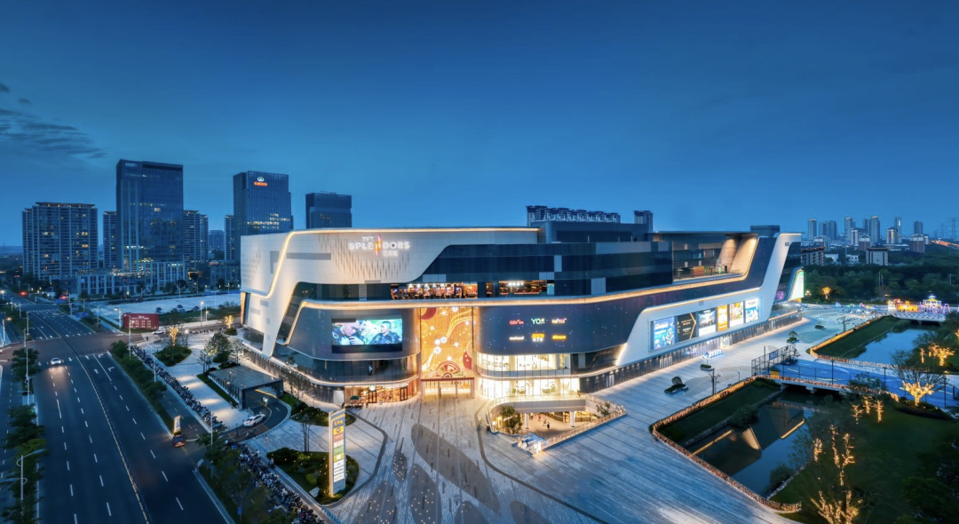 项目周边配套实景图建发·云湖上周边坐拥览秀城,万达广场,曼巴特等