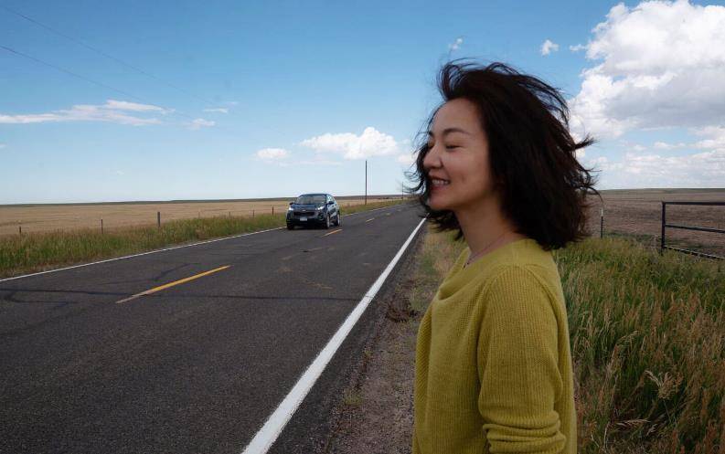 竹庆本乐仁波切,是第七世仁波切,王菲和梁朝伟都是他的信徒,年长阿雅